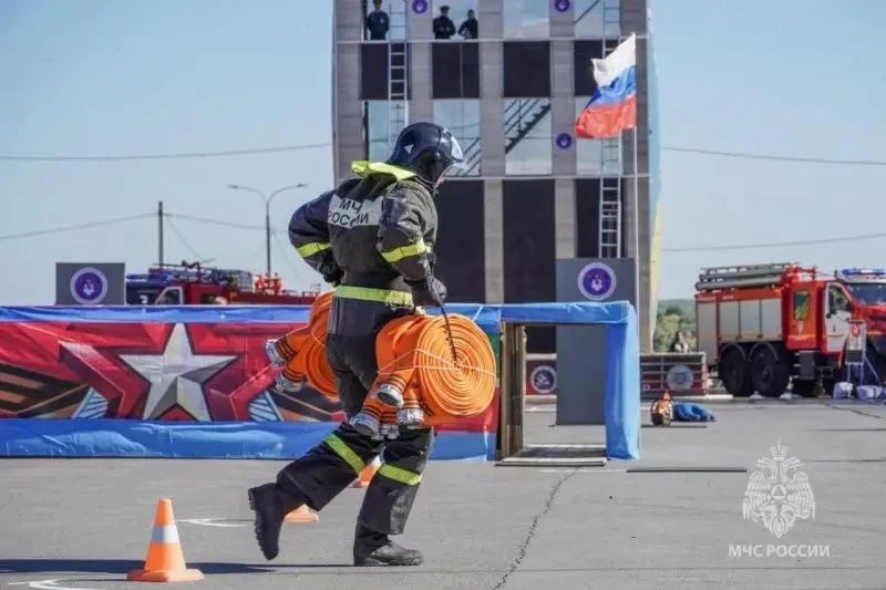 МЧС России желает легкого дня!