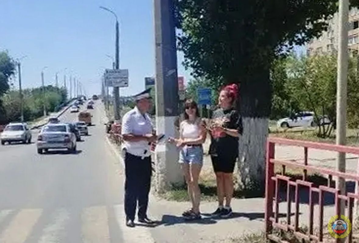 Госавтоинспекторы провели мероприятие «Внимание, пешеход!» Госавтоинспекторы провели мероприятие «Внимание, пешеход!»
