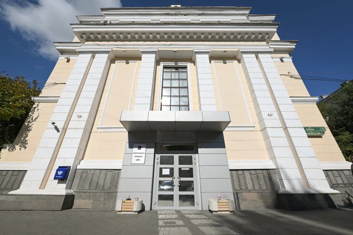 Депутаты Волгоградской городской Думы приняли решение о награждении почетным знаком города-героя Волгограда «За верность Отечеству» четверых жителей региона