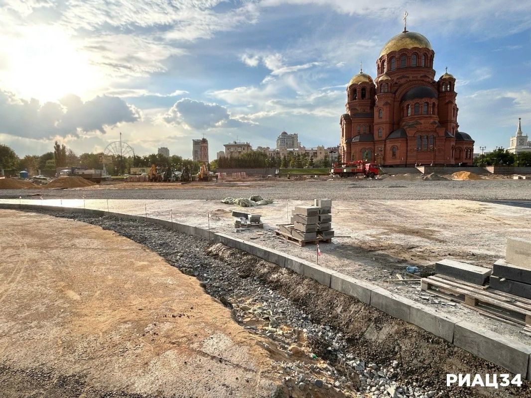 Масштабная реконструкция идёт сейчас в самом сердце Волгограда Масштабная реконструкция идёт сейчас в самом сердце Волгограда