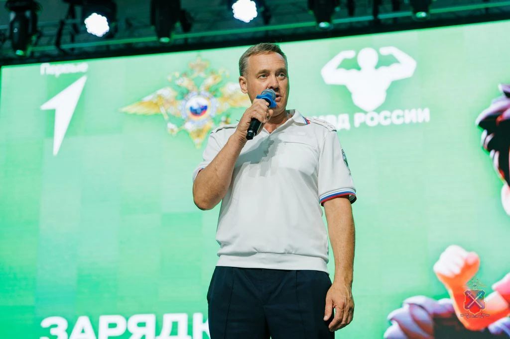 В Волгоградской области прошла Всероссийская акция «Зарядка со стражем порядка» В Волгоградской области прошла Всероссийская акция «Зарядка со стражем порядка»
