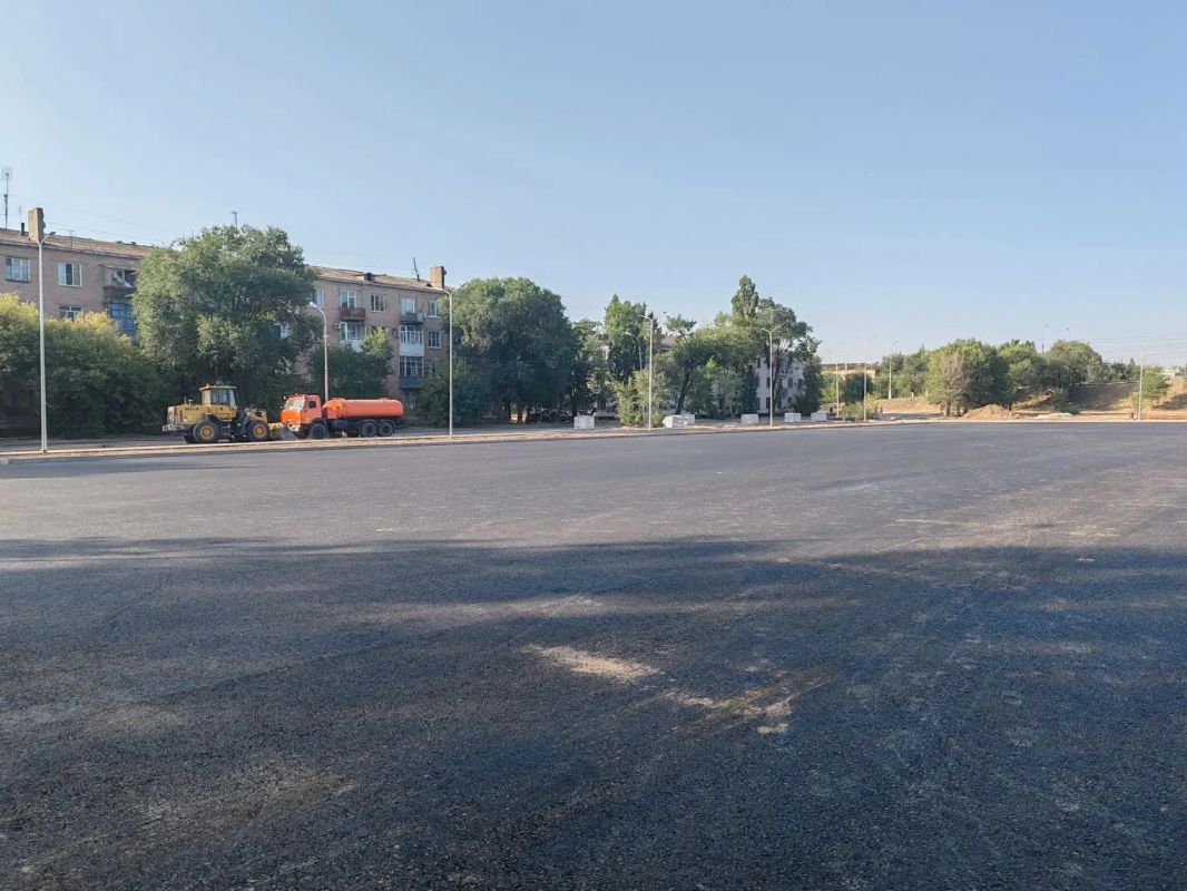 В Красноармейском районе Волгограда на ул. Удмуртская у ж/д станции Заканальная продолжается строительство транспортно-пересадочного узла В Красноармейском районе Волгограда на ул. Удмуртская у ж/д станции Заканальная продолжается строительство транспортно-пересадочного узла