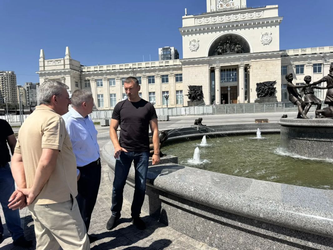 Работы по озеленению Привокзальной площади отложат на конец августа - начало сентября в связи с погодными условиями Работы по озеленению Привокзальной площади отложат на конец августа - начало сентября в связи с погодными условиями