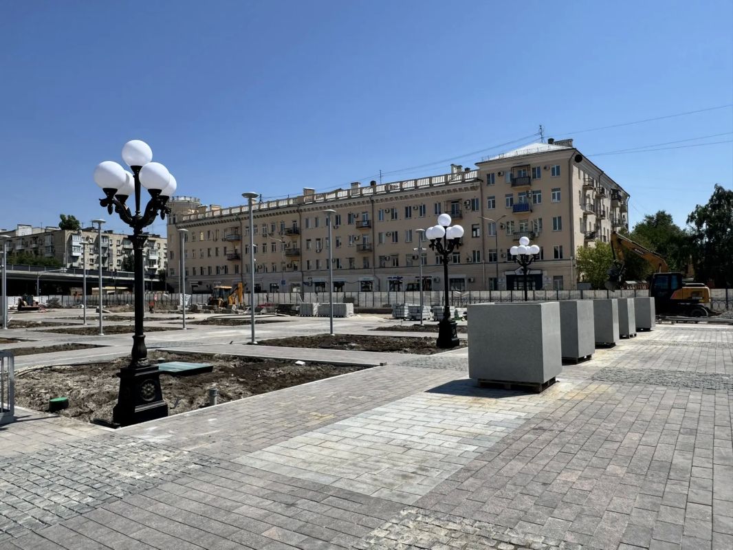 Работы по озеленению Привокзальной площади отложат на конец августа - начало сентября в связи с погодными условиями Работы по озеленению Привокзальной площади отложат на конец августа - начало сентября в связи с погодными условиями