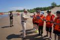 Урок безопасности у воды. Юные матросы-спасатели из кадетского класса приняли участие в профилактическом мероприятии с отдыхающими у воды