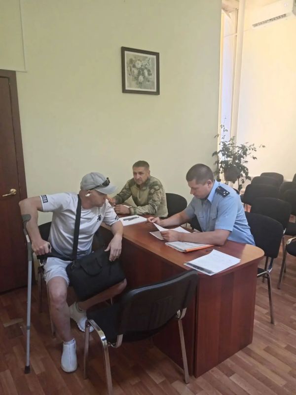Камышинским городским прокурором Волгоградской области Михаилом Андреевым на базе ГКУ "Центр социальной защиты населения городского округа г. Камышин и Камышинского района" совместно с представителем Фонда "Защитники... Камышинским городским прокурором Волгоградской области Михаилом Андреевым на базе ГКУ "Центр социальной защиты населения городского округа г. Камышин и Камышинского района" совместно с представителем Фонда "Защитники...