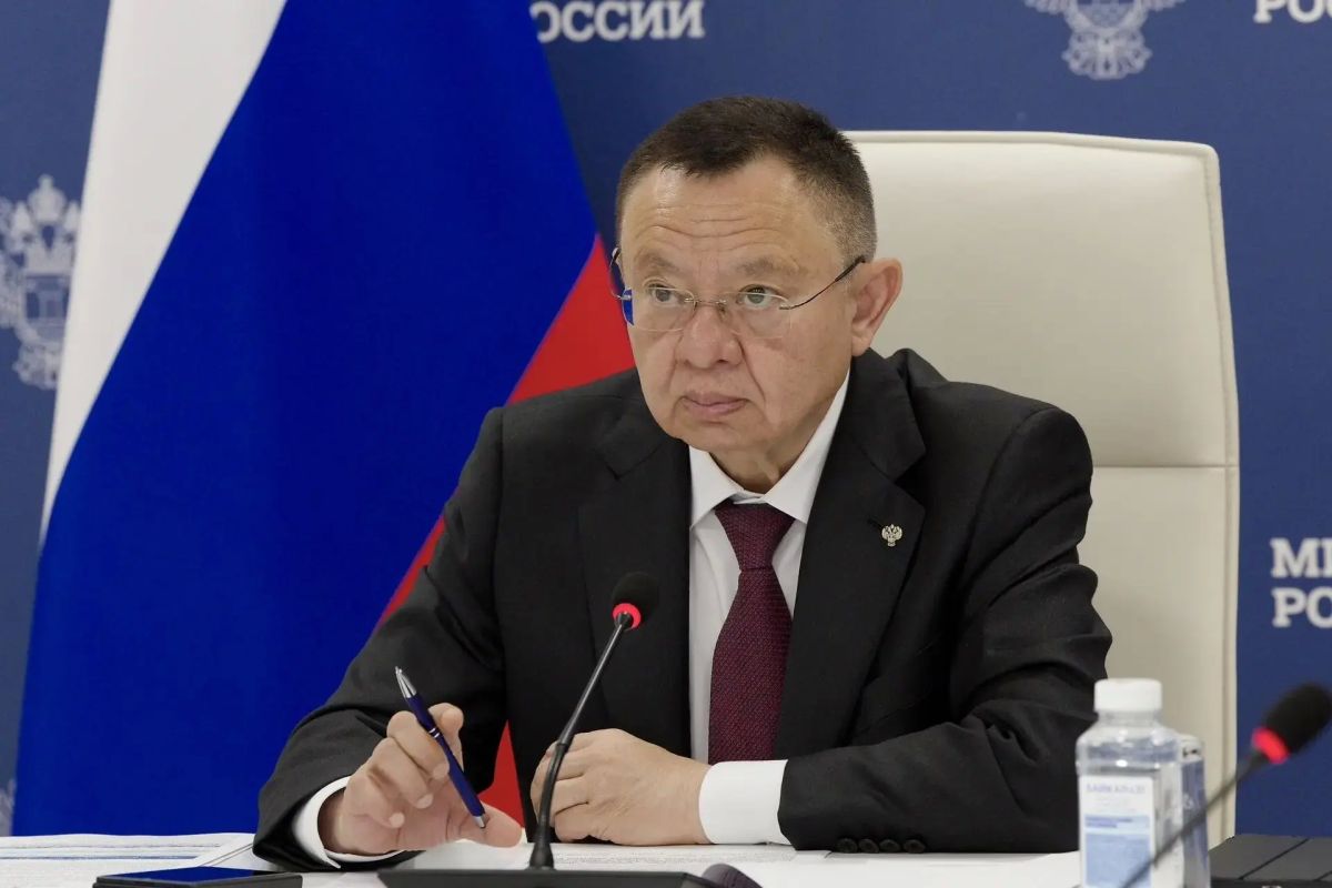 Глава Минстроя России Ирек Файзуллин провел еженедельное совещание с регионами и главными распорядителями бюджетных средств (ГРБС) Глава Минстроя России Ирек Файзуллин провел еженедельное совещание с регионами и главными распорядителями бюджетных средств (ГРБС)