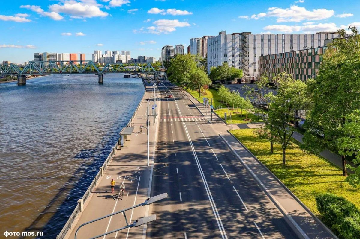 Почти 10 тысяч новых деревьев высадят на улицах Москвы в 2026 году Почти 10 тысяч новых деревьев высадят на улицах Москвы в 2026 году