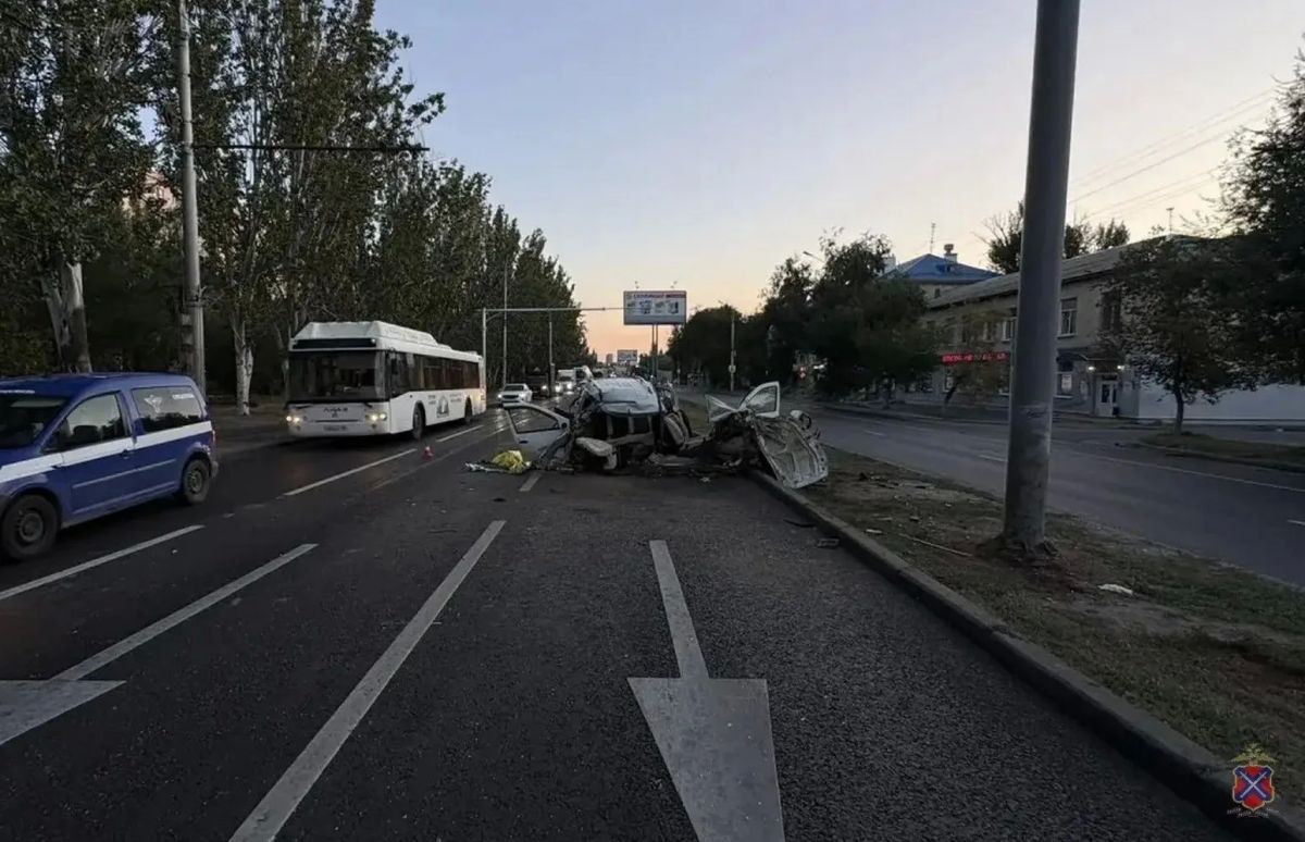 Двое человек погибли и двое пострадали в ДТП в Кировском районе Волгограда Двое человек погибли и двое пострадали в ДТП в Кировском районе Волгограда
