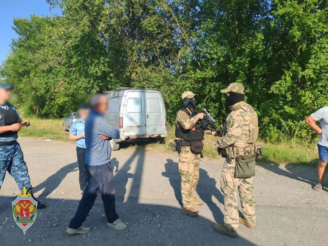 Под Волгоградом силовики искали места хранения, сборки и пуска БПЛА Под Волгоградом силовики искали места хранения, сборки и пуска БПЛА