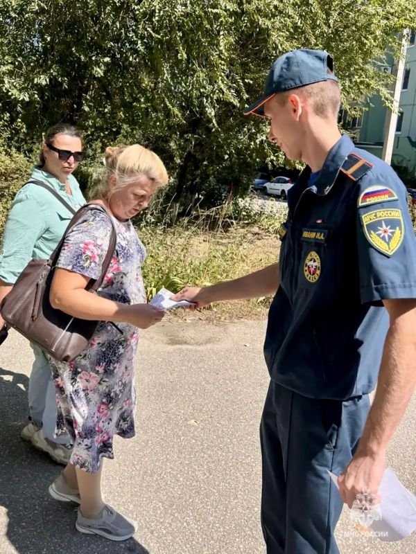 Простые правила — надежная защита: спасатели провели рейд для жителей Простые правила — надежная защита: спасатели провели рейд для жителей
