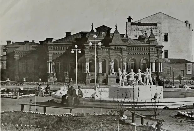 Волгоградцам показали старинные фотографии Привокзальной площади Волгоградцам показали старинные фотографии Привокзальной площади
