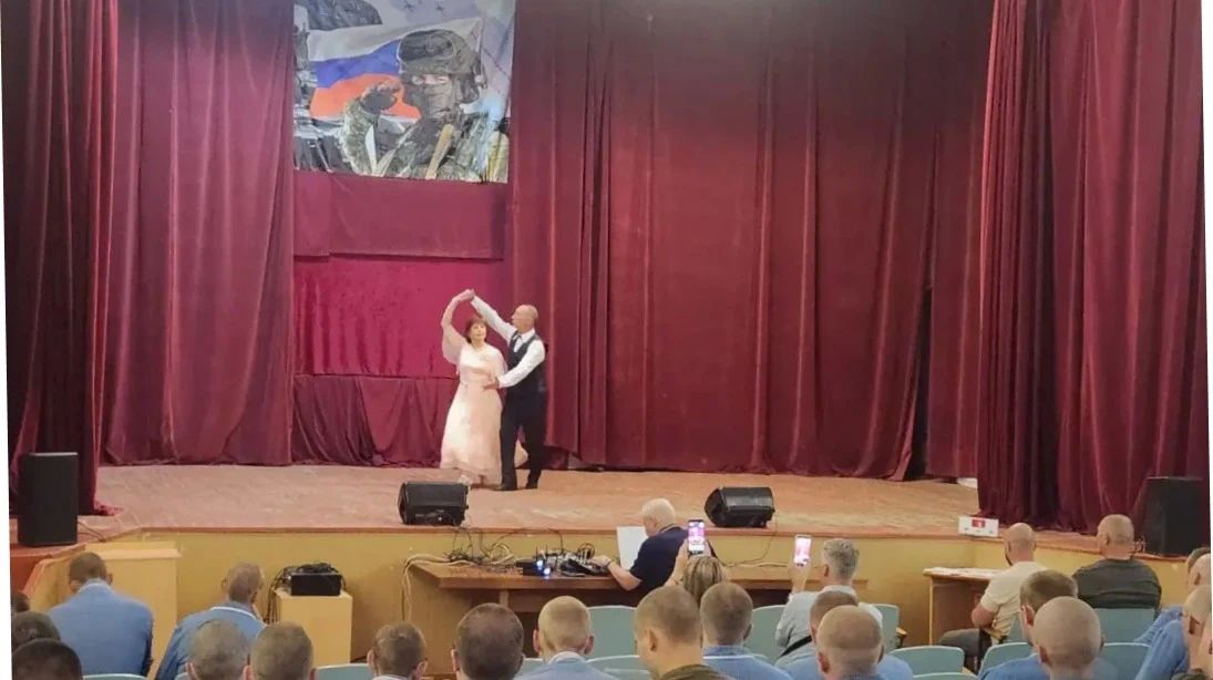 Депутат Волгоградской областной Думы Дмитрий Григоров вместе с коллегами из Волжской городской Думы и активистами «Единой России» навестили военнослужащих, проходящих лечение и реабилитацию в 413-ом военном госпитале... Депутат Волгоградской областной Думы Дмитрий Григоров вместе с коллегами из Волжской городской Думы и активистами «Единой России» навестили военнослужащих, проходящих лечение и реабилитацию в 413-ом военном госпитале...
