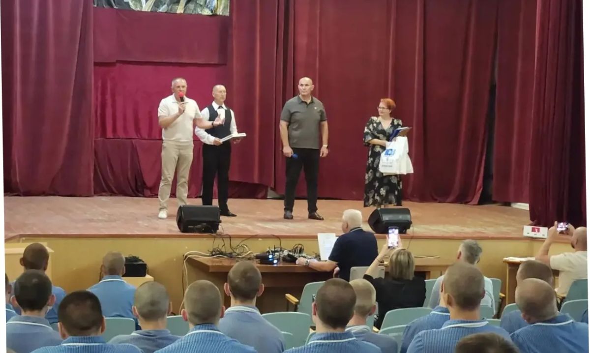 Депутат Волгоградской областной Думы Дмитрий Григоров вместе с коллегами из Волжской городской Думы и активистами «Единой России» навестили военнослужащих, проходящих лечение и реабилитацию в 413-ом военном госпитале... Депутат Волгоградской областной Думы Дмитрий Григоров вместе с коллегами из Волжской городской Думы и активистами «Единой России» навестили военнослужащих, проходящих лечение и реабилитацию в 413-ом военном госпитале...