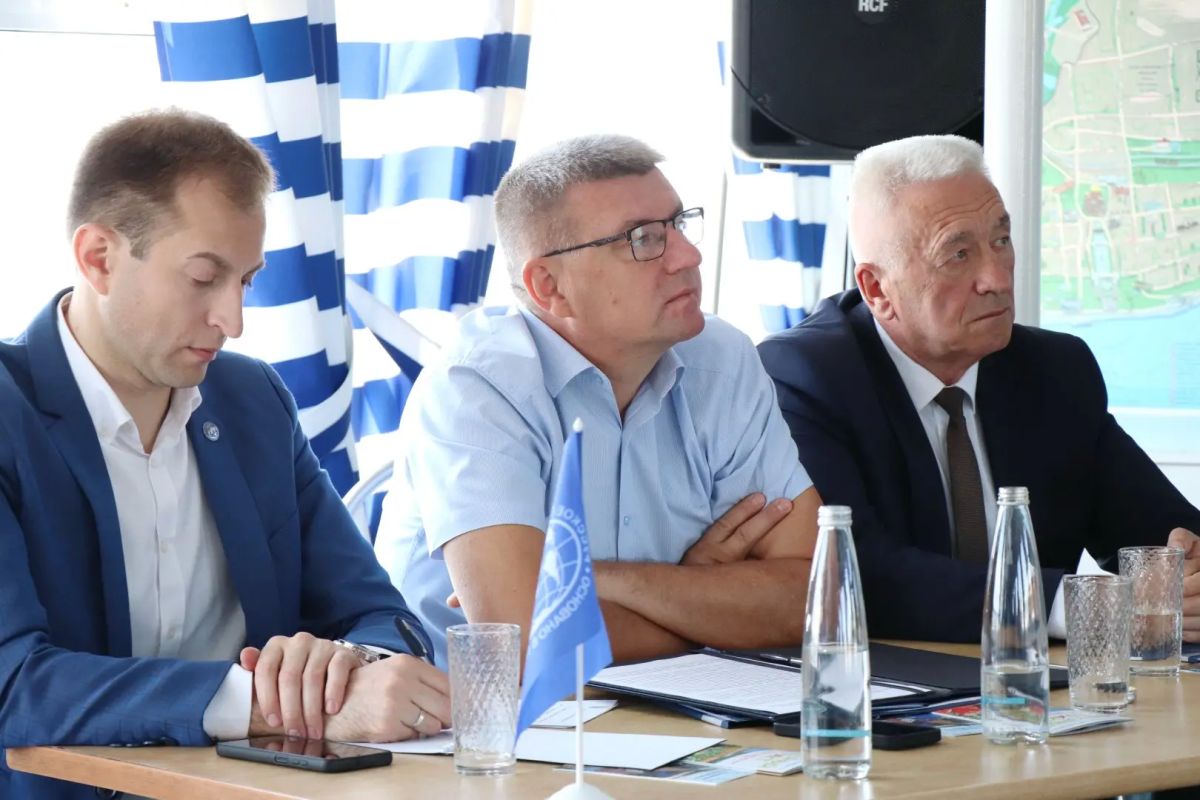 Географическое просвещение, объединение власти, бизнеса, науки и общественности для сохранения природного наследия волгоградского региона - темы выездного заседания Попечительского совета реготделения «Русского... Географическое просвещение, объединение власти, бизнеса, науки и общественности для сохранения природного наследия волгоградского региона - темы выездного заседания Попечительского совета реготделения «Русского...