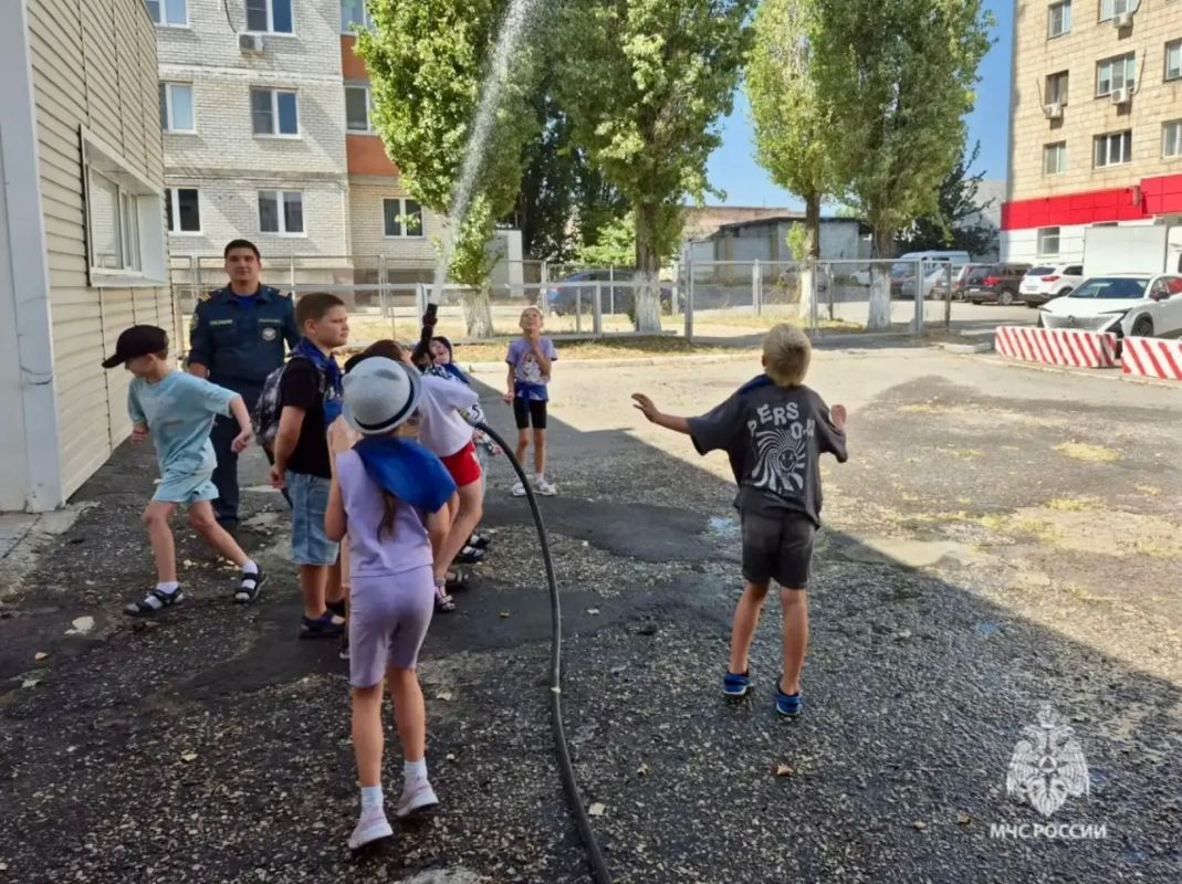 Будни огнеборцев глазами детей Будни огнеборцев глазами детей