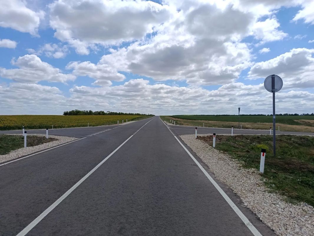 В Алексеевском районе завершен ремонт участка автомобильной межмуниципальной дороги «Реченский – Трехложенский – Скулябинский» протяженностью 7 км В Алексеевском районе завершен ремонт участка автомобильной межмуниципальной дороги «Реченский – Трехложенский – Скулябинский» протяженностью 7 км