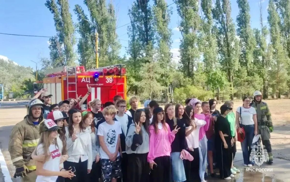 Профилактика на каникулах: огнеборцы продолжают встречи с детьми Профилактика на каникулах: огнеборцы продолжают встречи с детьми