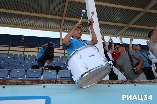 В Волгограде прошёл 4-й тур объединённого чемпионата по футболу «Содружество» среди юношей 2013-2014 гг В Волгограде прошёл 4-й тур объединённого чемпионата по футболу «Содружество» среди юношей 2013-2014 гг