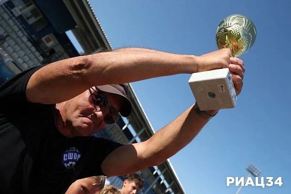 В Волгограде прошёл 4-й тур объединённого чемпионата по футболу «Содружество» среди юношей 2013-2014 гг В Волгограде прошёл 4-й тур объединённого чемпионата по футболу «Содружество» среди юношей 2013-2014 гг