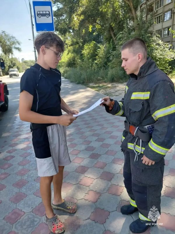 #БудниМЧС. Сегодня в Дзержинском районе Волгограда на улице Восточно-Казахстанской произошло возгорание в пятиэтажке - в одной из квартир горели домашние вещи на 1 квадрате #БудниМЧС. Сегодня в Дзержинском районе Волгограда на улице Восточно-Казахстанской произошло возгорание в пятиэтажке - в одной из квартир горели домашние вещи на 1 квадрате