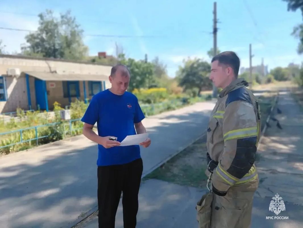 #БудниМЧС. Сегодня в Дзержинском районе Волгограда на улице Восточно-Казахстанской произошло возгорание в пятиэтажке - в одной из квартир горели домашние вещи на 1 квадрате #БудниМЧС. Сегодня в Дзержинском районе Волгограда на улице Восточно-Казахстанской произошло возгорание в пятиэтажке - в одной из квартир горели домашние вещи на 1 квадрате