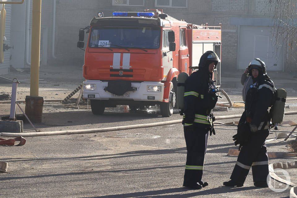 В Волгограде на проспекте Жукова местные жители заметили сильный дым в районе остановки «Агентство воздушных сообщений»