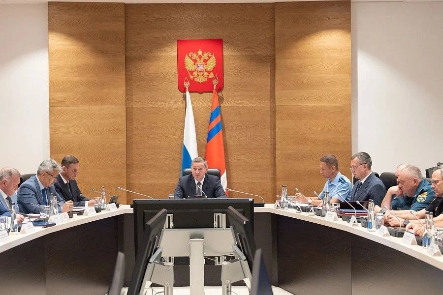 Обеспечение безопасности в преддверии масштабных мероприятий обсудил волгоградский губернатор