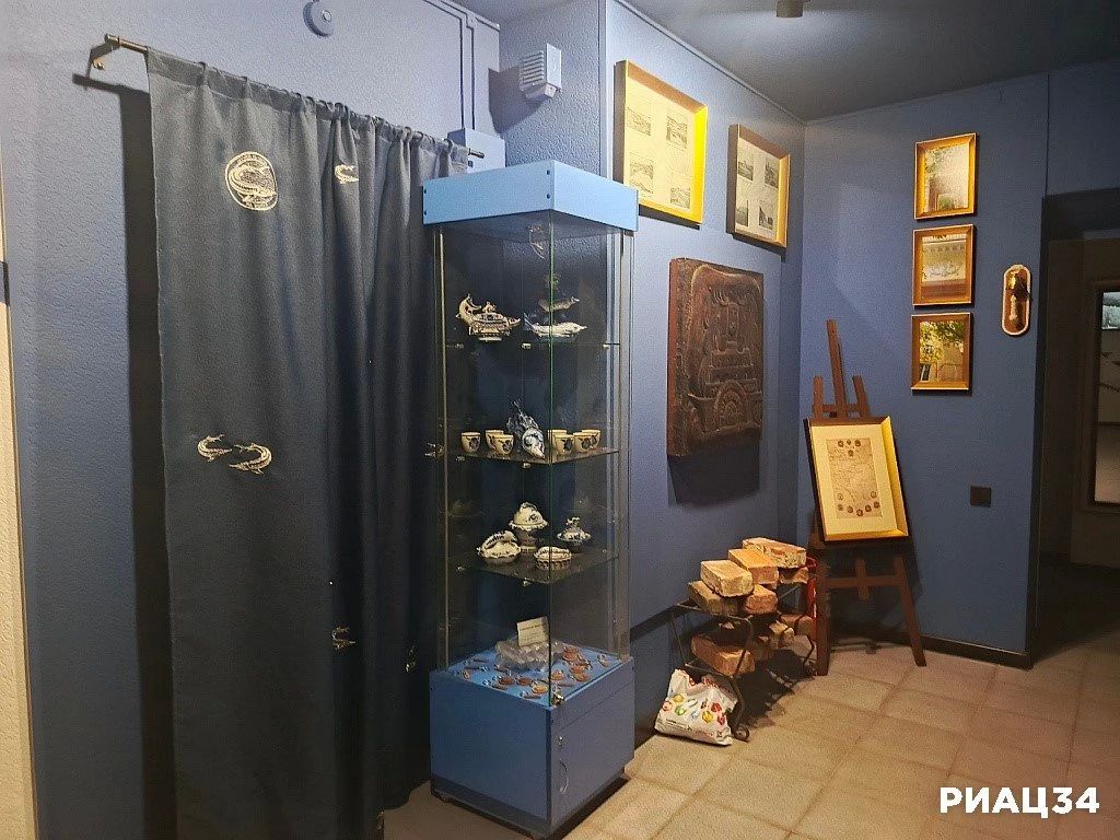 Живая рыба, архивные снимки и рубль на счастье: в Волгограде этим летом открыли Музей осетра на Волге Живая рыба, архивные снимки и рубль на счастье: в Волгограде этим летом открыли Музей осетра на Волге