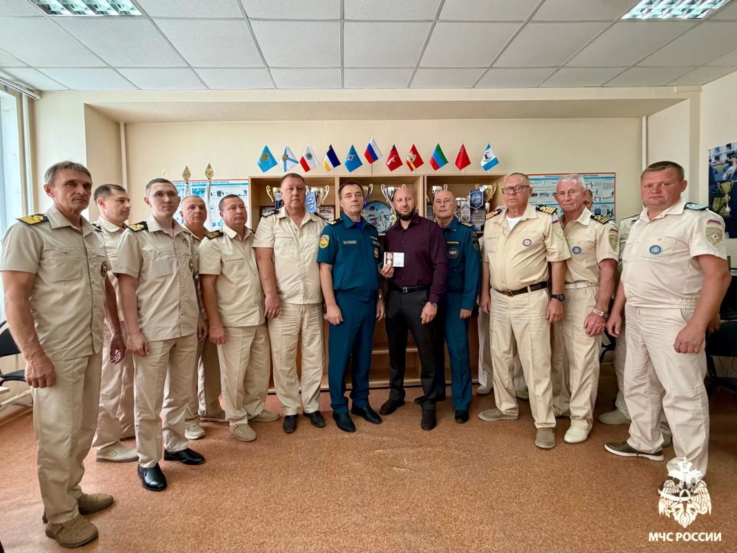 Герои среди нас: Сергей Якшин спас двух девочек, провалившихся под лёд Герои среди нас: Сергей Якшин спас двух девочек, провалившихся под лёд