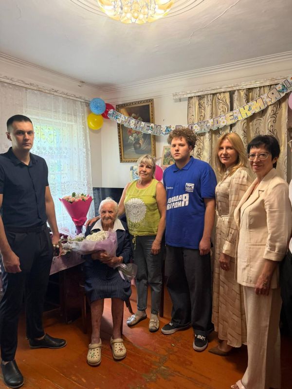 Сегодня Ткачёва Любовь Ивановна отметила 100-летний юбилей! Сегодня Ткачёва Любовь Ивановна отметила 100-летний юбилей!