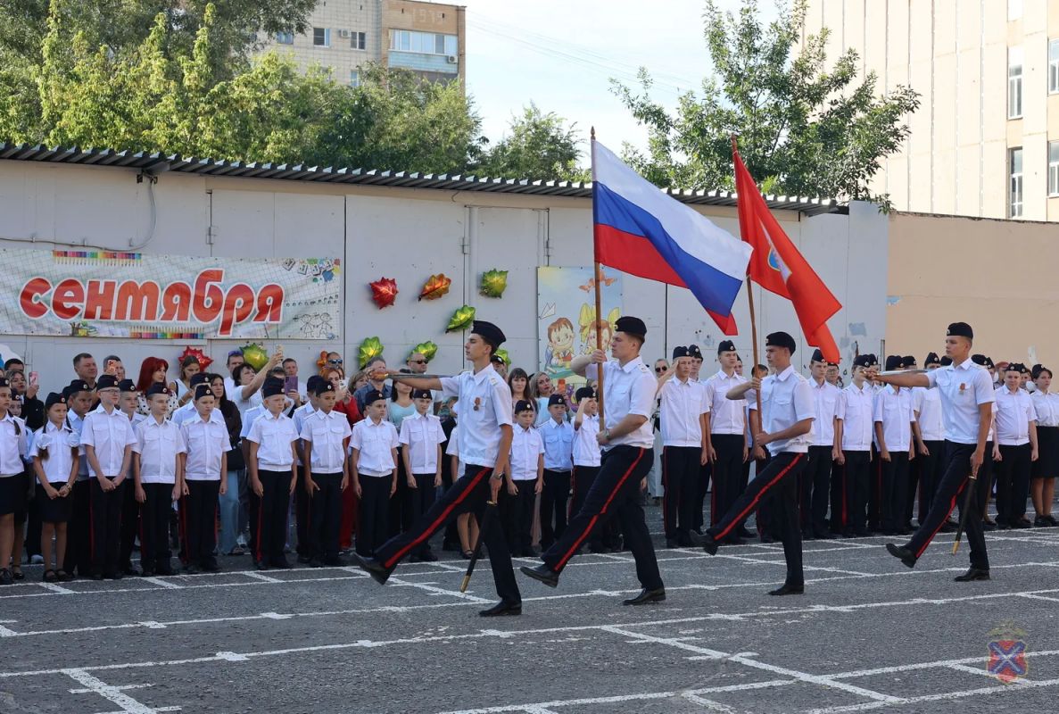 Волгоградские полицейские приняли участие в торжественных мероприятиях, посвященных Дню знаний Волгоградские полицейские приняли участие в торжественных мероприятиях, посвященных Дню знаний
