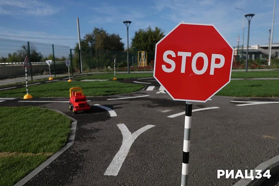 В День знаний в Тракторозаводском районе Волгограда открыли новый детский сад №372, а в Краснооктябрьском - встретила учеников после капремонта гимназия №14 В День знаний в Тракторозаводском районе Волгограда открыли новый детский сад №372, а в Краснооктябрьском - встретила учеников после капремонта гимназия №14