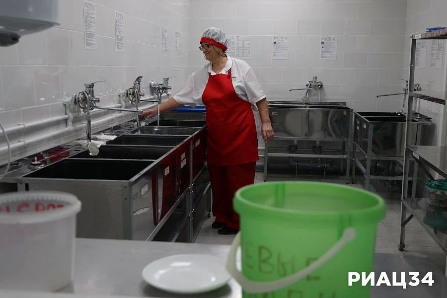 В День знаний в Тракторозаводском районе Волгограда открыли новый детский сад №372, а в Краснооктябрьском - встретила учеников после капремонта гимназия №14 В День знаний в Тракторозаводском районе Волгограда открыли новый детский сад №372, а в Краснооктябрьском - встретила учеников после капремонта гимназия №14