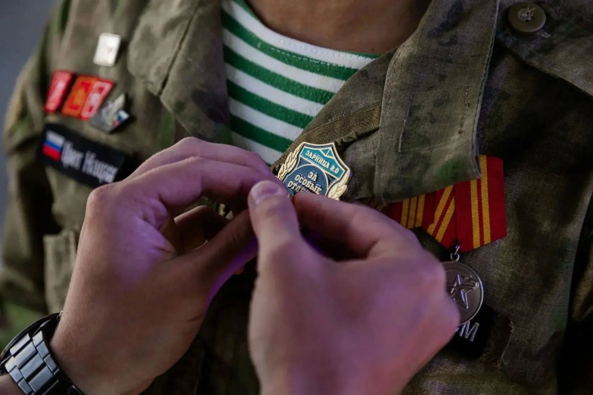 Артём Жога: Команды Уральского федерального округа стали победителями военно-патриотической игры "Зарница 2.0". "ВОИН-ТИГРЫ" из Тюменской области заняли первое место, а "Юный ВОИН ЯМАЛа" - третье! Артём Жога: Команды Уральского федерального округа стали победителями военно-патриотической игры "Зарница 2.0". "ВОИН-ТИГРЫ" из Тюменской области заняли первое место, а "Юный ВОИН ЯМАЛа" - третье!