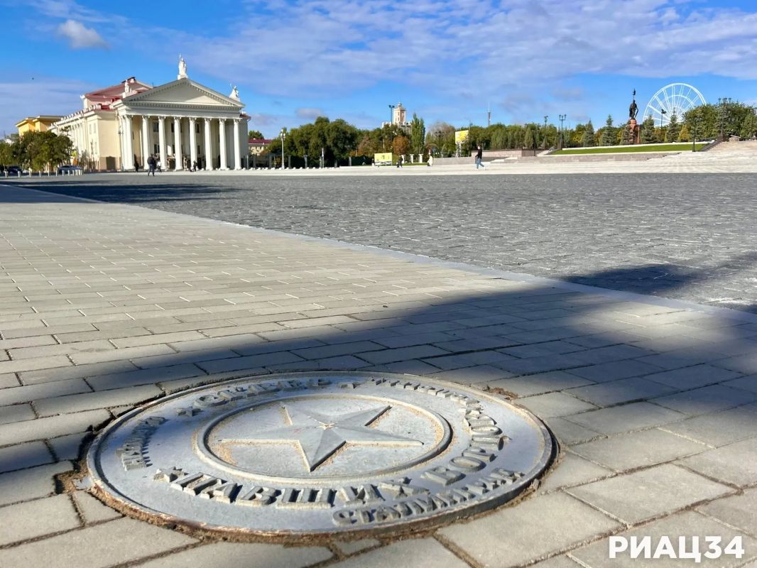 В Волгограде завершена реконструкция площади Павших Борцов. Остались последние штрихи В Волгограде завершена реконструкция площади Павших Борцов. Остались последние штрихи