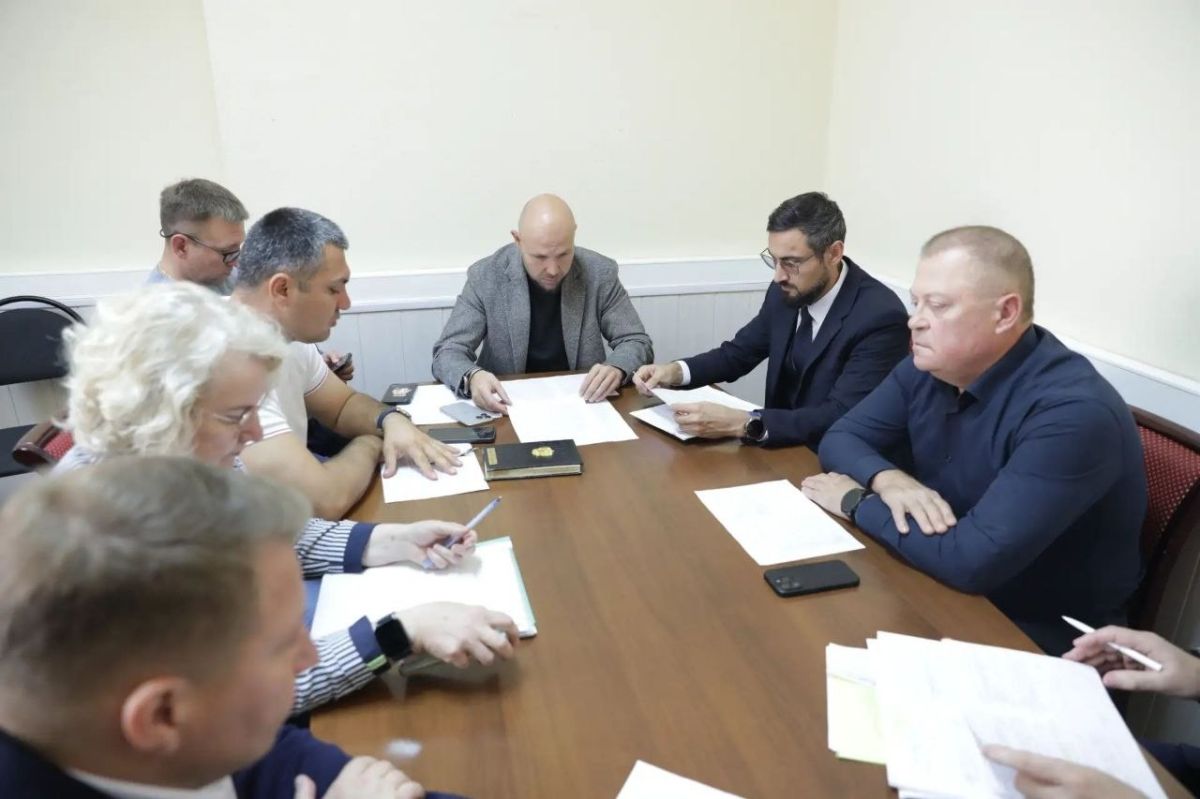 Сегодня под председательством Руслана Морозова прошло заседание комитета гордумы по муниципальному имуществу, землепользованию и градостроительству Сегодня под председательством Руслана Морозова прошло заседание комитета гордумы по муниципальному имуществу, землепользованию и градостроительству