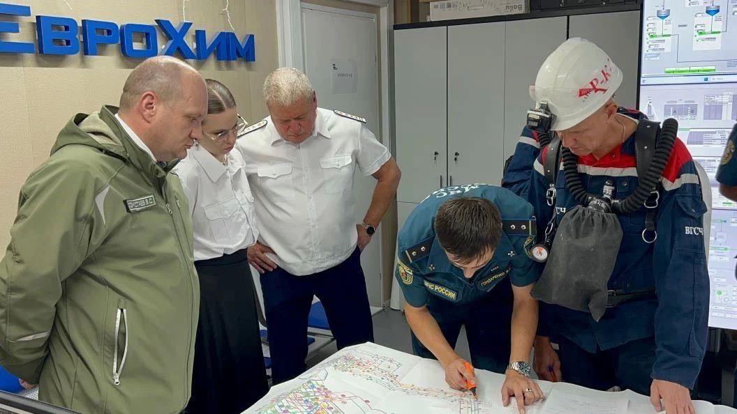 Нижне-Волжское управление Ростехнадзора без остановки технологических процессов проверило готовность к действиям по локализации и ликвидации последствий аварий рудника Гремячинского ГОКа ООО «ЕвроХим-ВолгаКалий» в... Нижне-Волжское управление Ростехнадзора без остановки технологических процессов проверило готовность к действиям по локализации и ликвидации последствий аварий рудника Гремячинского ГОКа ООО «ЕвроХим-ВолгаКалий» в...