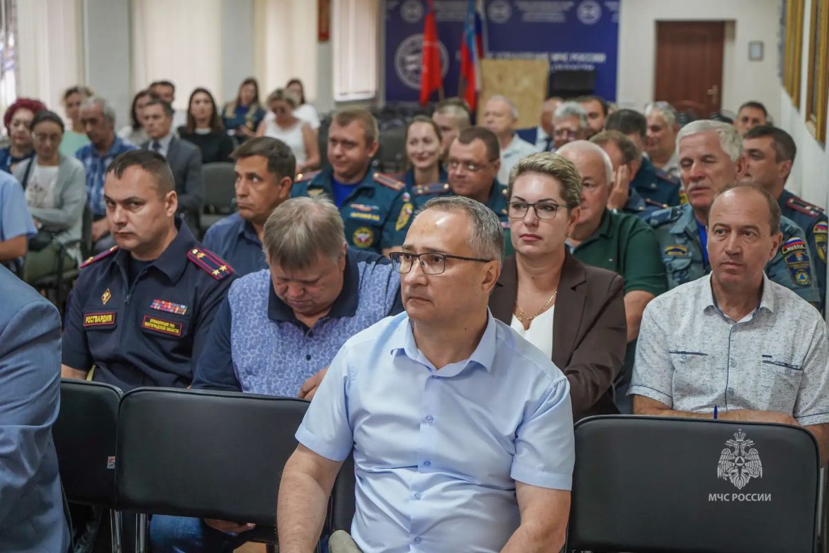 #БудниМЧС. Накануне, в региональном главке МЧС России прошло служебное совещание, темой которого стала подготовка к предстоящим учениям по гражданской обороне #БудниМЧС. Накануне, в региональном главке МЧС России прошло служебное совещание, темой которого стала подготовка к предстоящим учениям по гражданской обороне