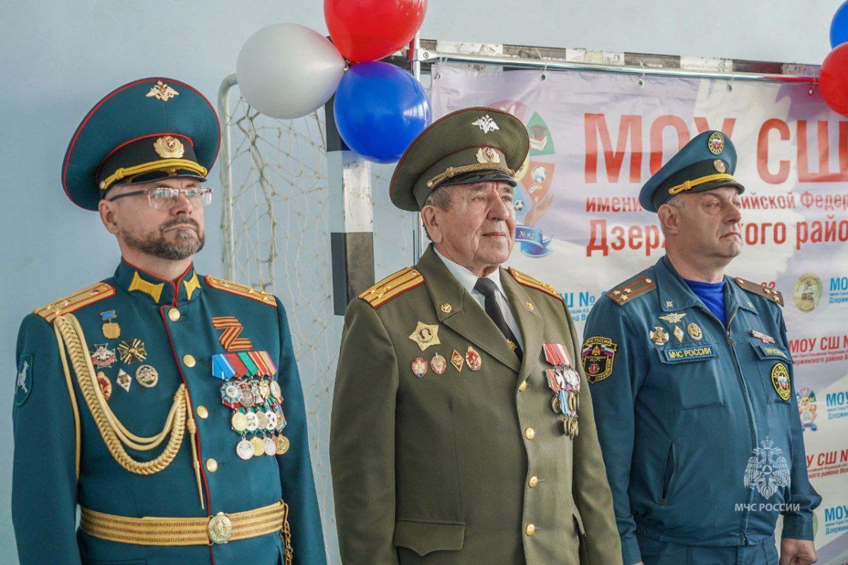 В Волгограде сотрудники МЧС России поздравили с днем рождения ветерана пожарной охраны В Волгограде сотрудники МЧС России поздравили с днем рождения ветерана пожарной охраны