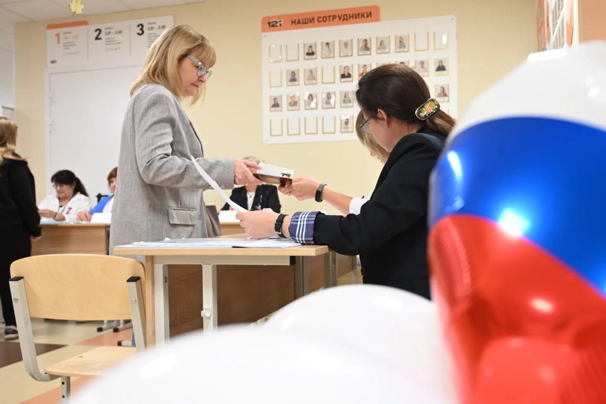 В Волгограде 18 сентября 2026 года начался первый из трех дней голосования на выборах депутатов Государственной Думы - фоторепортаж В Волгограде 18 сентября 2026 года начался первый из трех дней голосования на выборах депутатов Государственной Думы - фоторепортаж