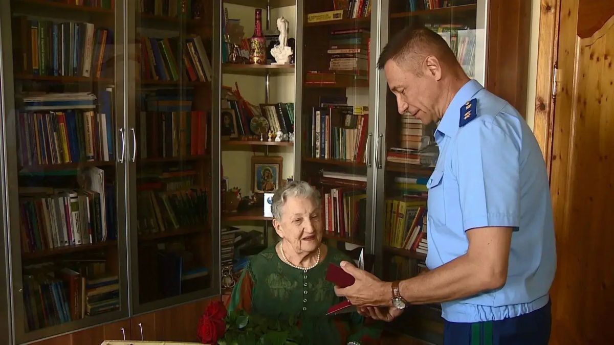 В Волгограде прокуратура помогла 92-летней местной жительнице получить статус «Житель осаждённого Сталинграда» В Волгограде прокуратура помогла 92-летней местной жительнице получить статус «Житель осаждённого Сталинграда»