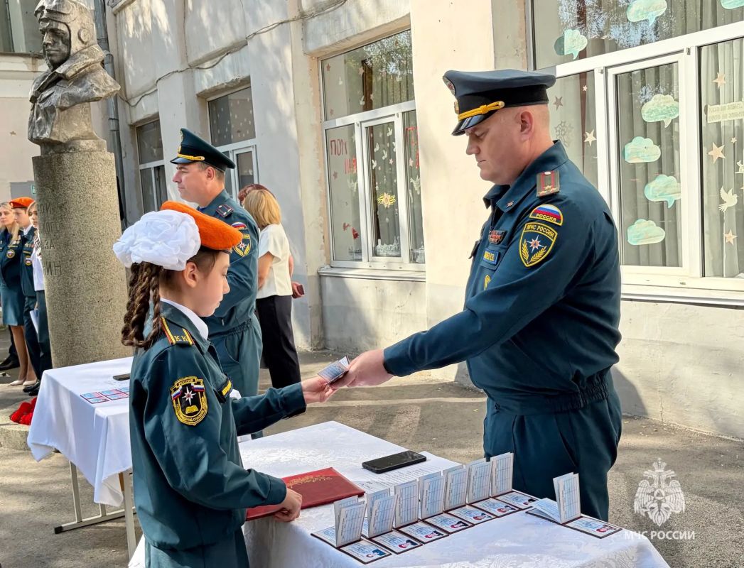 Торжественная клятва кадета: важный шаг на пути к служению Родине Торжественная клятва кадета: важный шаг на пути к служению Родине