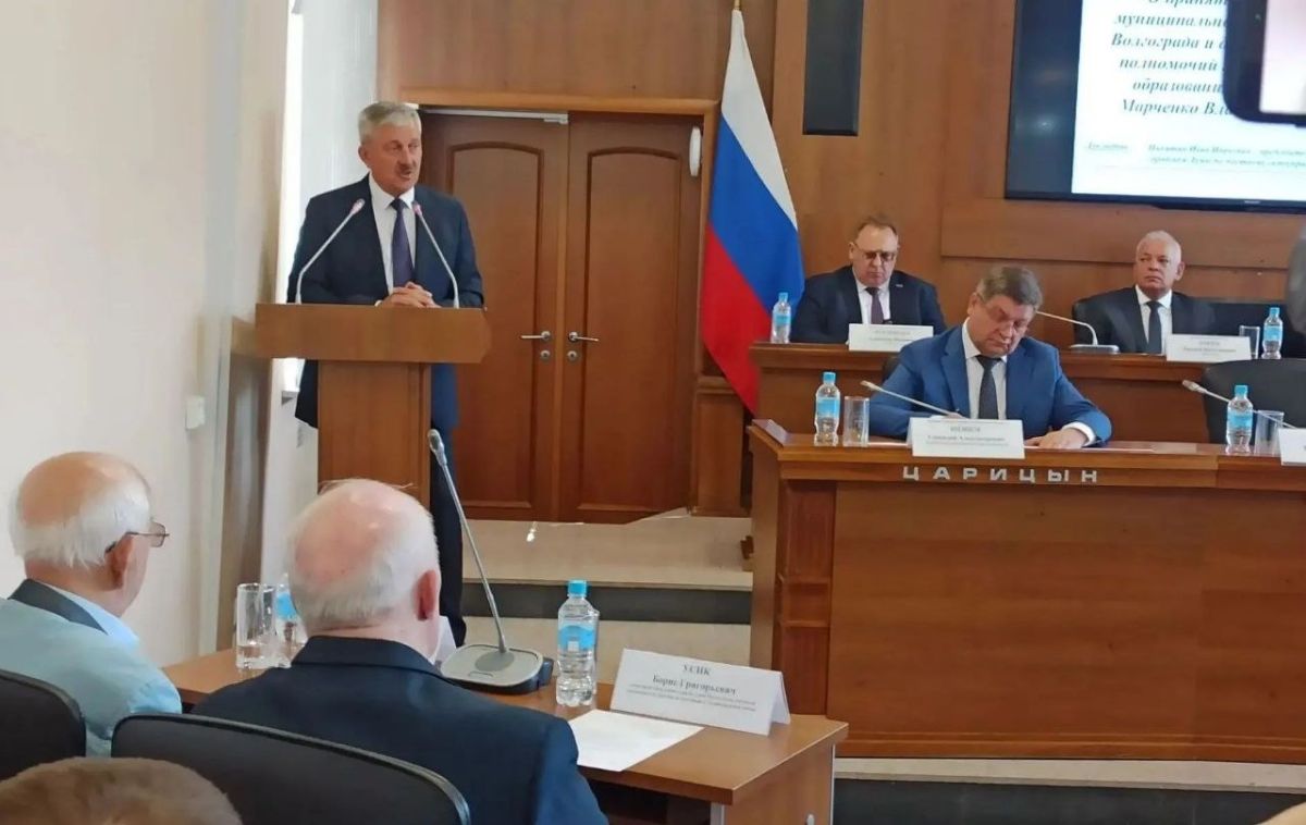 Депутаты городской Думы приняли отставку главы Волгограда Владимира Марченко Депутаты городской Думы приняли отставку главы Волгограда Владимира Марченко