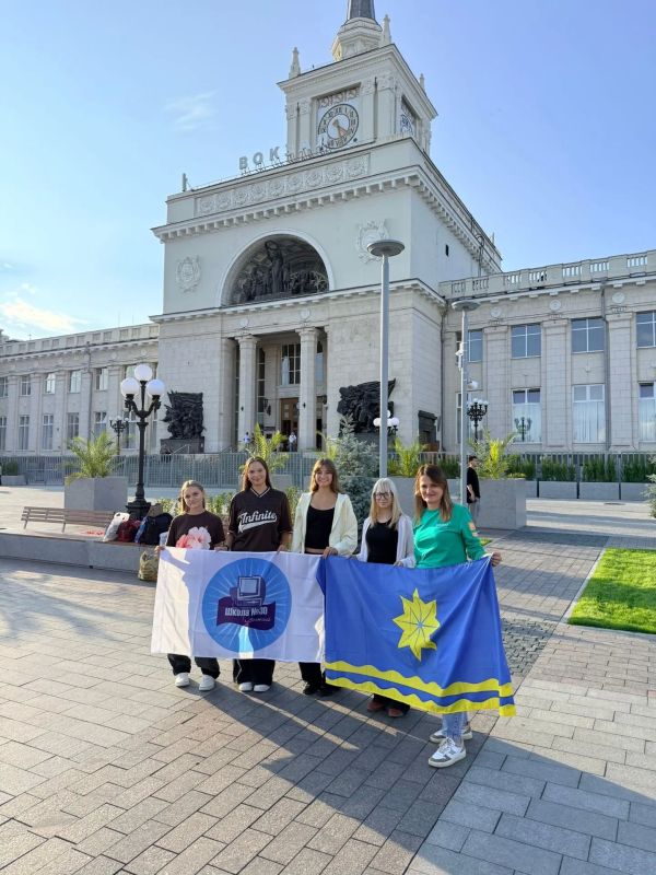 Старшеклассницы школы № 30 представили Волжский в финале «Большой перемены» Старшеклассницы школы № 30 представили Волжский в финале «Большой перемены»