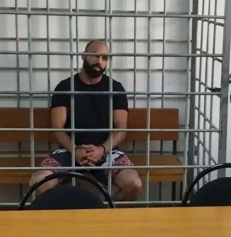 Блогеру за видео с пятитысячной купюрой на Мамаевом кургане грозит до пяти лет тюрьмы Блогеру за видео с пятитысячной купюрой на Мамаевом кургане грозит до пяти лет тюрьмы