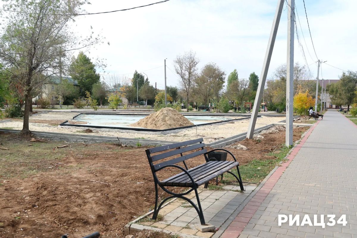 В Быково строят парк с "сухим" фонтаном и площадкой-кораблем В Быково строят парк с "сухим" фонтаном и площадкой-кораблем