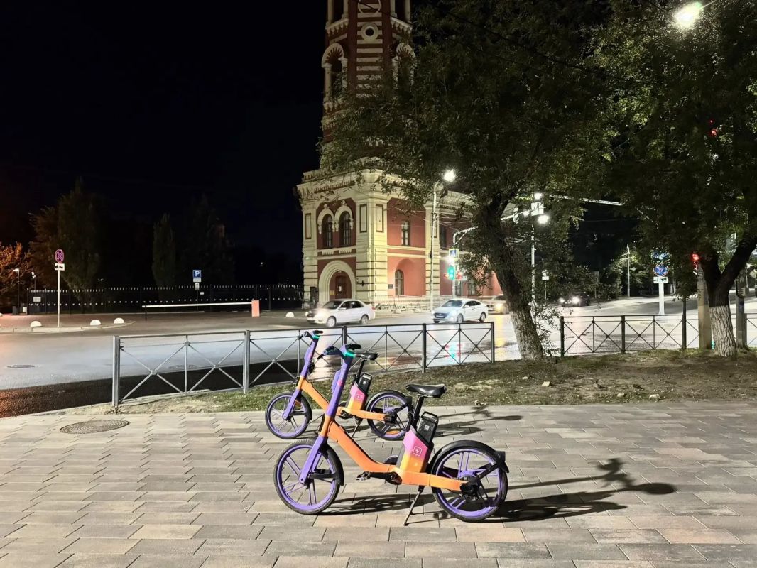 Волгоградцы жалуются на беспорядочную парковку прокатных велосипедов Волгоградцы жалуются на беспорядочную парковку прокатных велосипедов