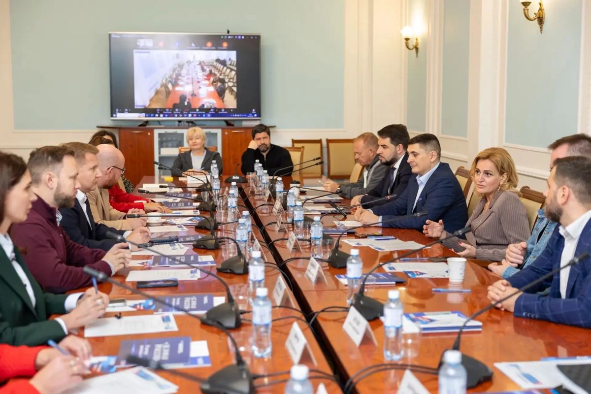 Депутат Волгоградской городской Думы, генеральный директор ООО «Волгоградский магниевый завод» Дмитрий Федюшкин вошёл в состав Генерального совета общероссийской общественной организации «Деловая Россия» Депутат Волгоградской городской Думы, генеральный директор ООО «Волгоградский магниевый завод» Дмитрий Федюшкин вошёл в состав Генерального совета общероссийской общественной организации «Деловая Россия»