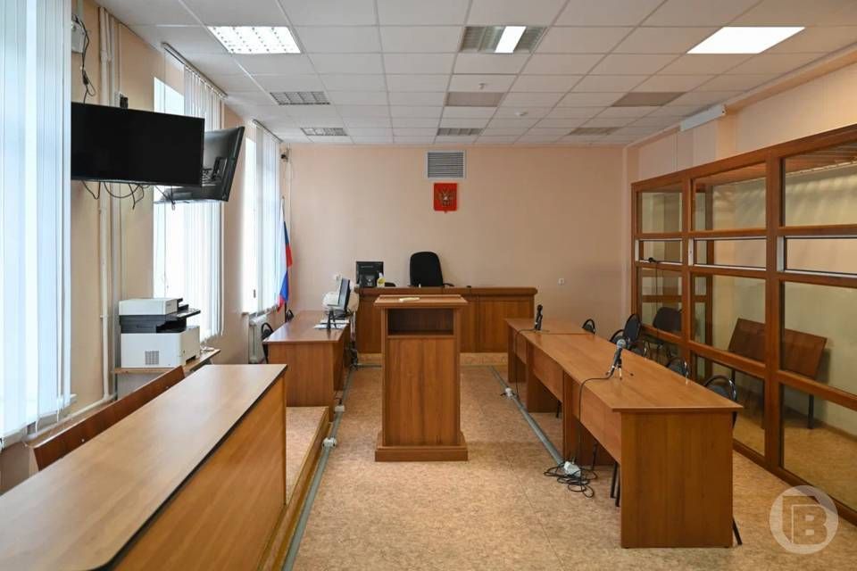Краснооктябрьский районный суд Волгограда приговорил 34-летнюю местную жительницу к пяти годам колонии общего режима за мошенничество под видом оказания коммунальных услуг, сообщает прокуратура региона